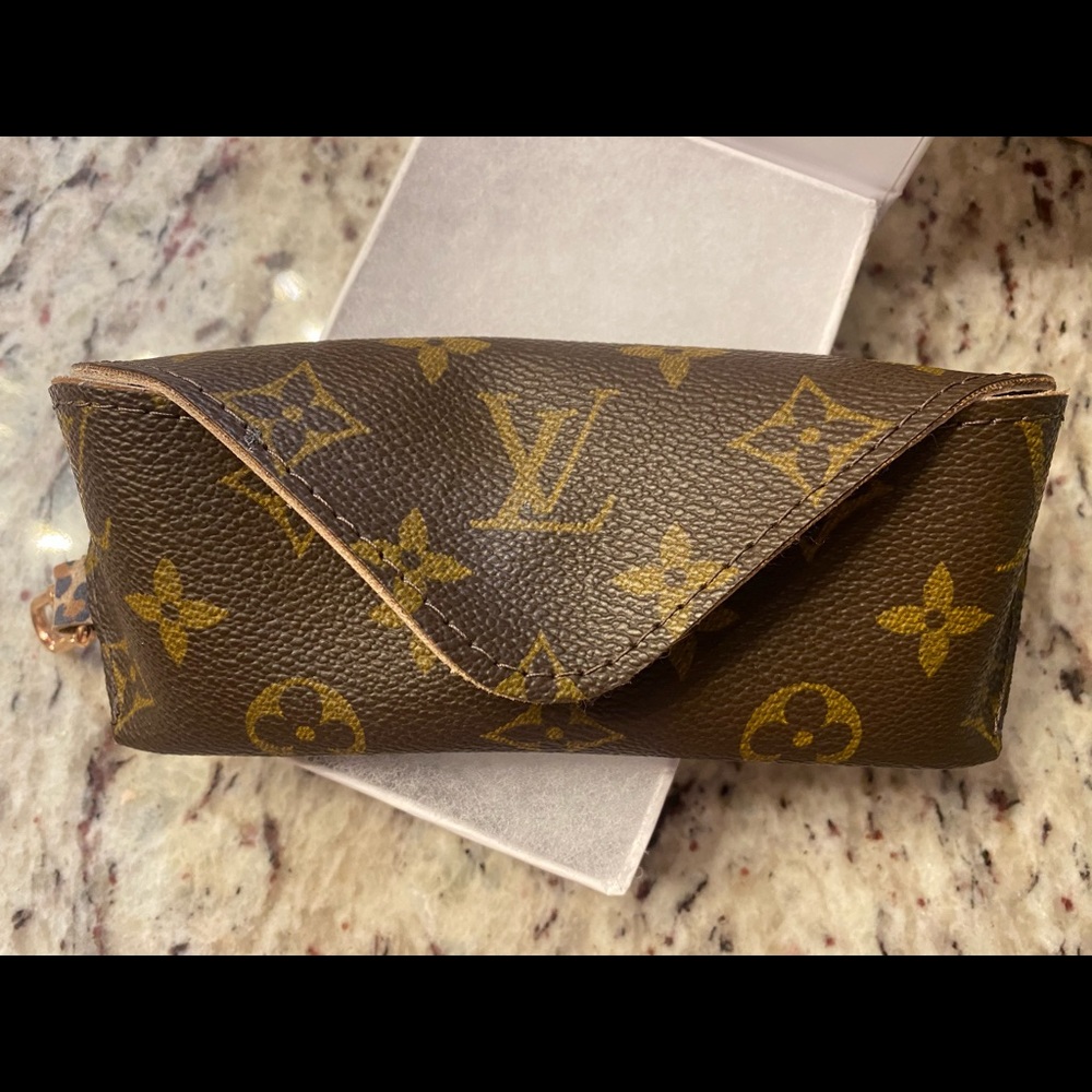 SPARK*L BAND LV SUNGLASSES CASE